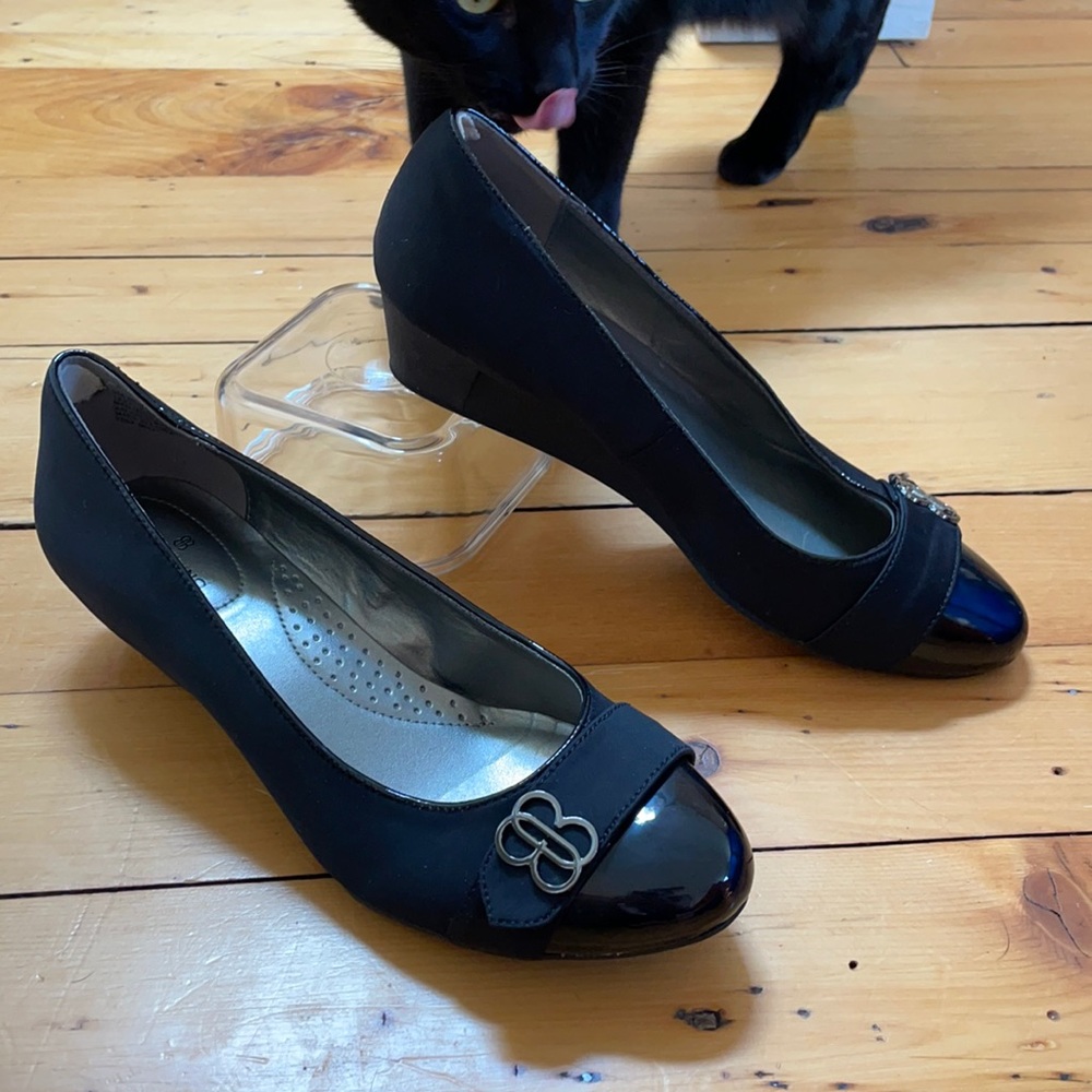 Bandolino B-Flexible Wedges